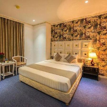Golden Crown Hotel Saigon Ho Chi Minh City Exterior photo