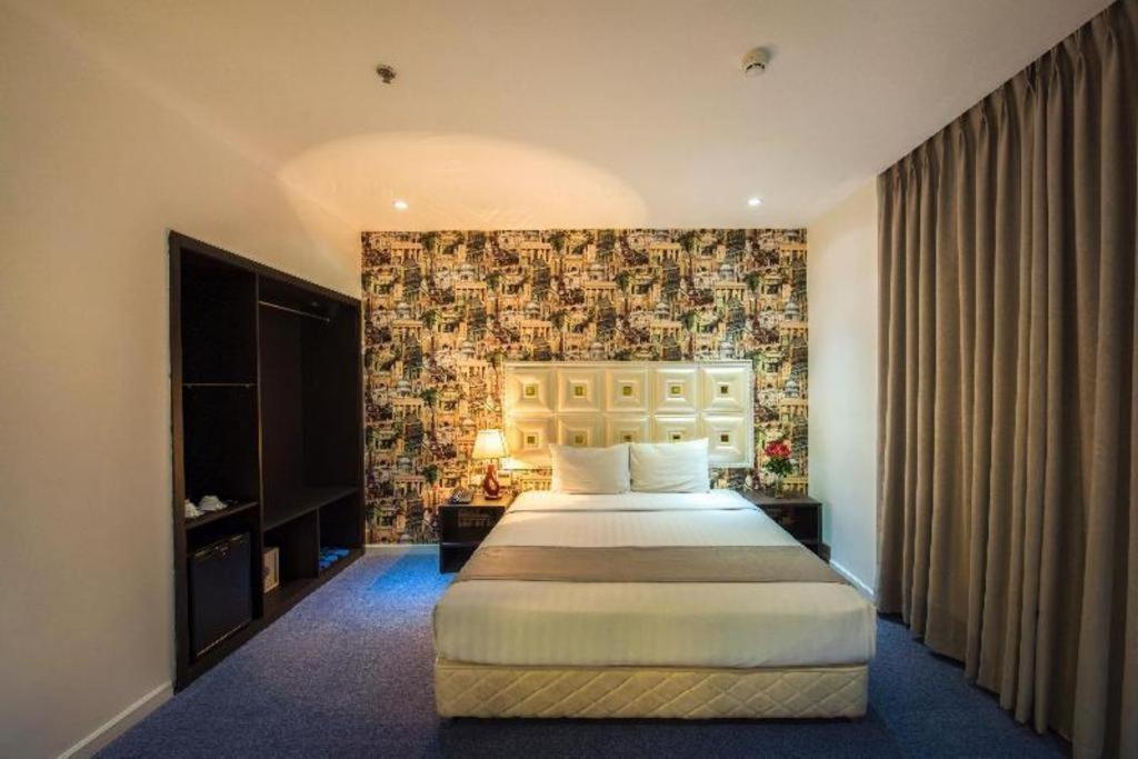 Golden Crown Hotel Saigon Ho Chi Minh City Exterior photo