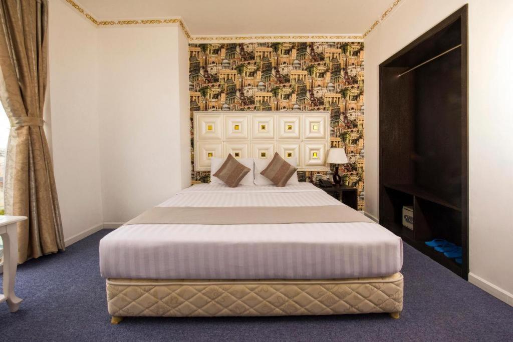 Golden Crown Hotel Saigon Ho Chi Minh City Exterior photo