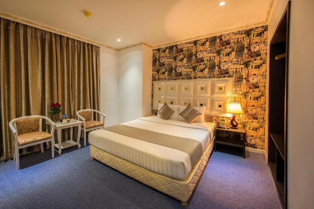 Golden Crown Hotel Saigon Ho Chi Minh City Exterior photo