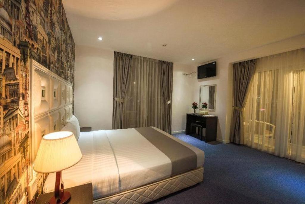Golden Crown Hotel Saigon Ho Chi Minh City Exterior photo
